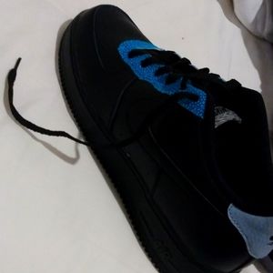 Air force lv8 obsidian black laces